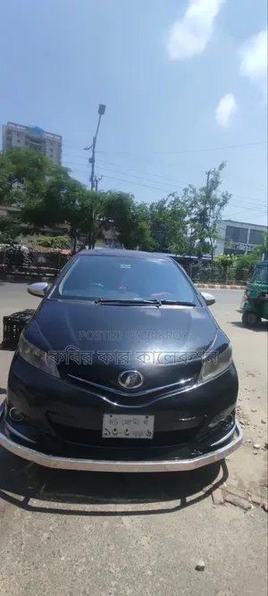 Toyota Vitz 2011 Black
