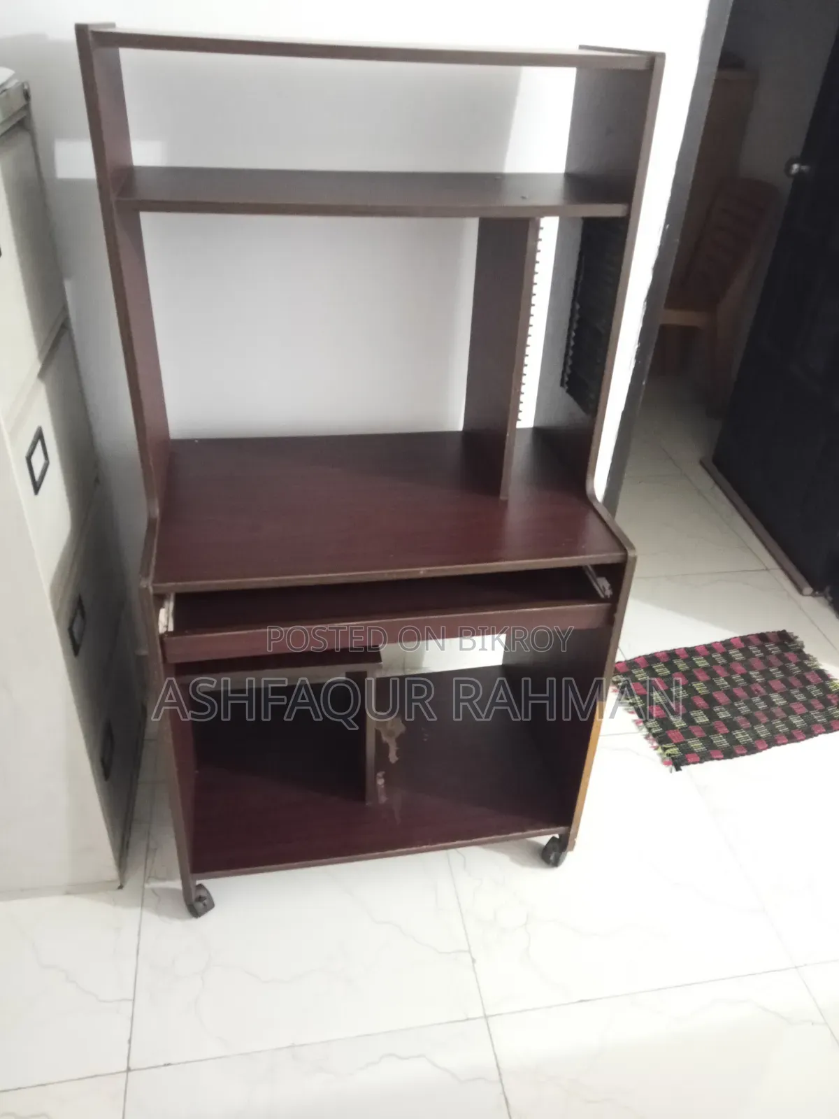 কম্পিউটার টেবিল বিক্রয় হবে