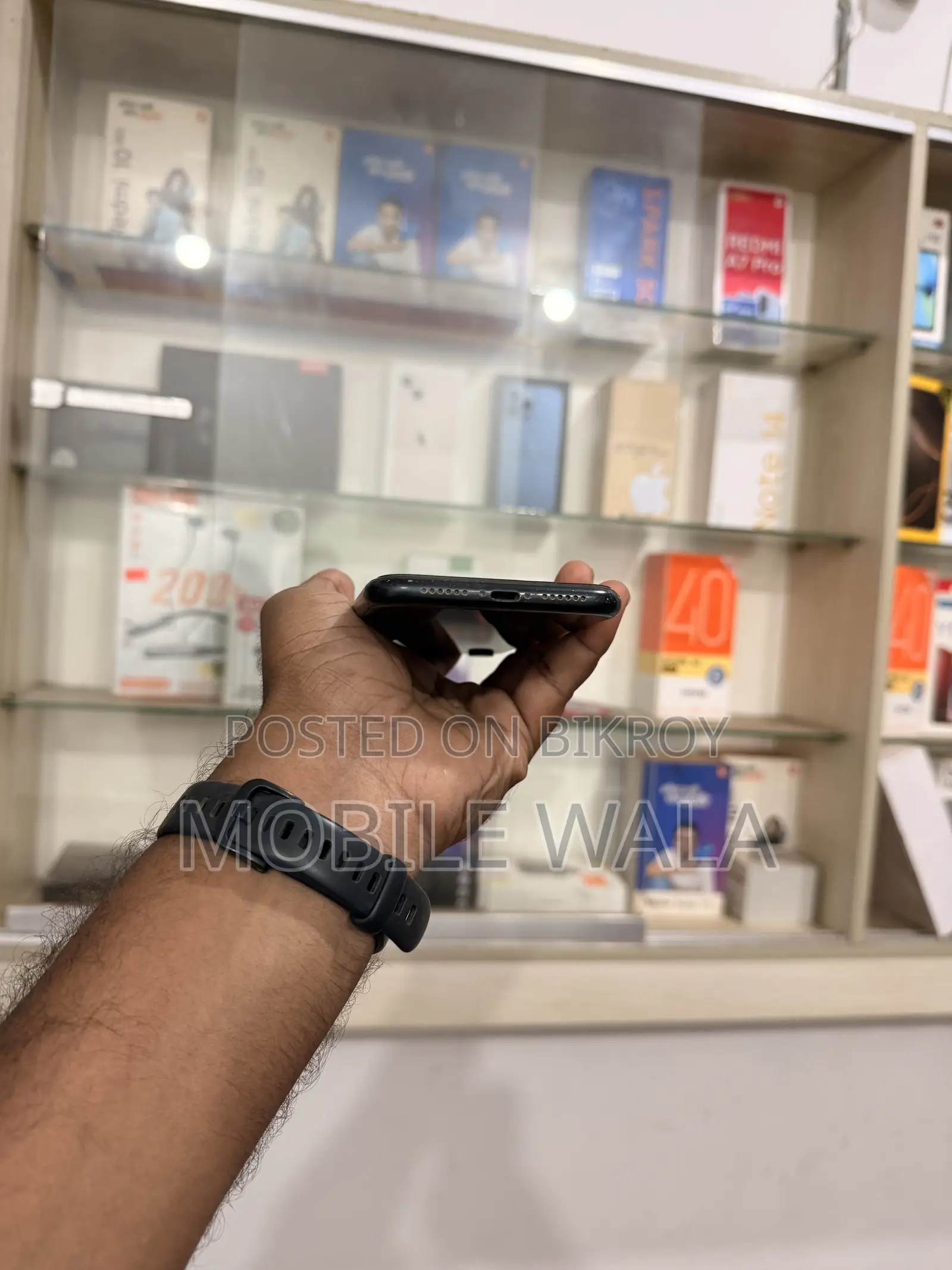 New Apple iPhone XR 64 GB Black