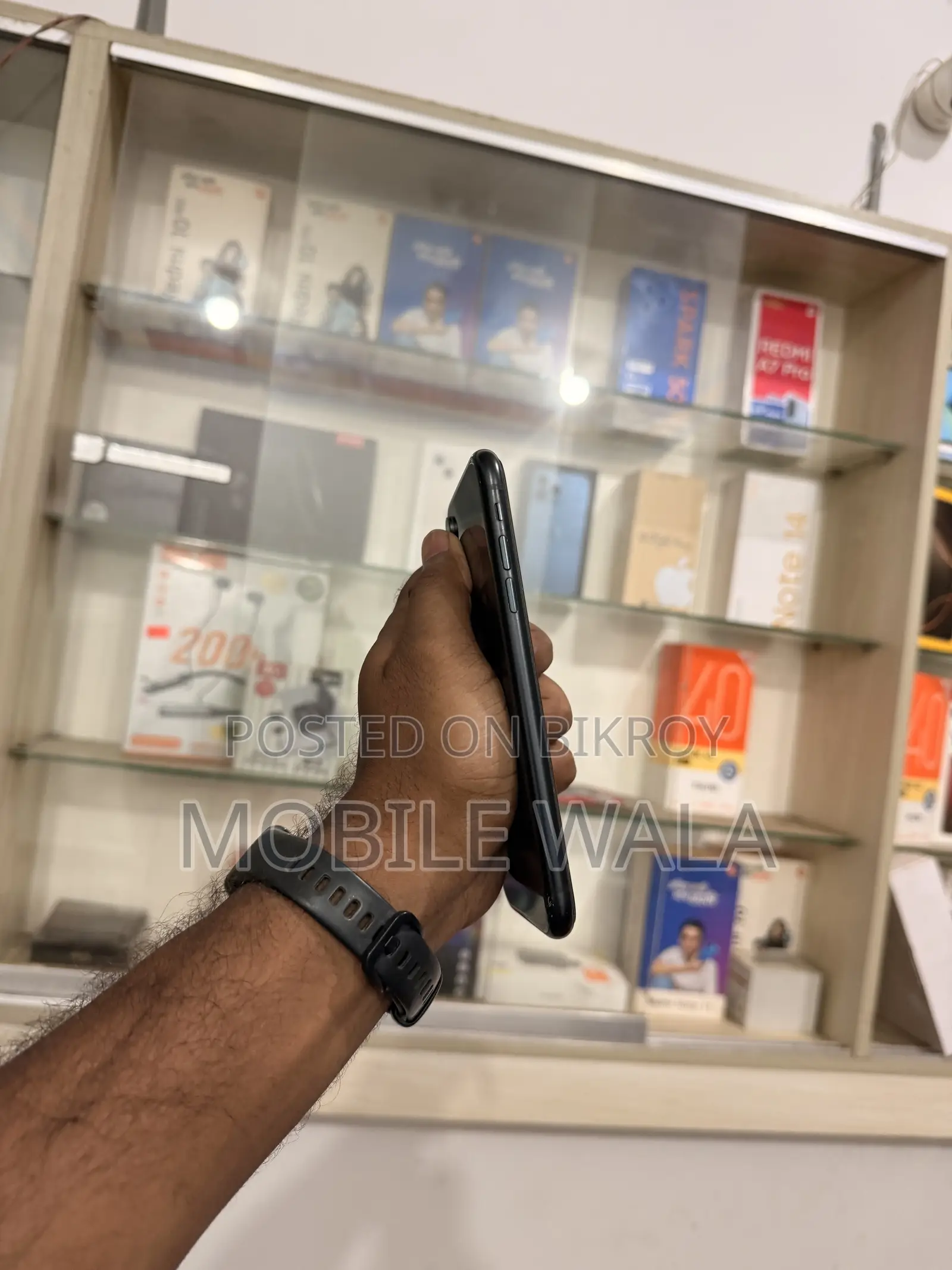 New Apple iPhone XR 64 GB Black