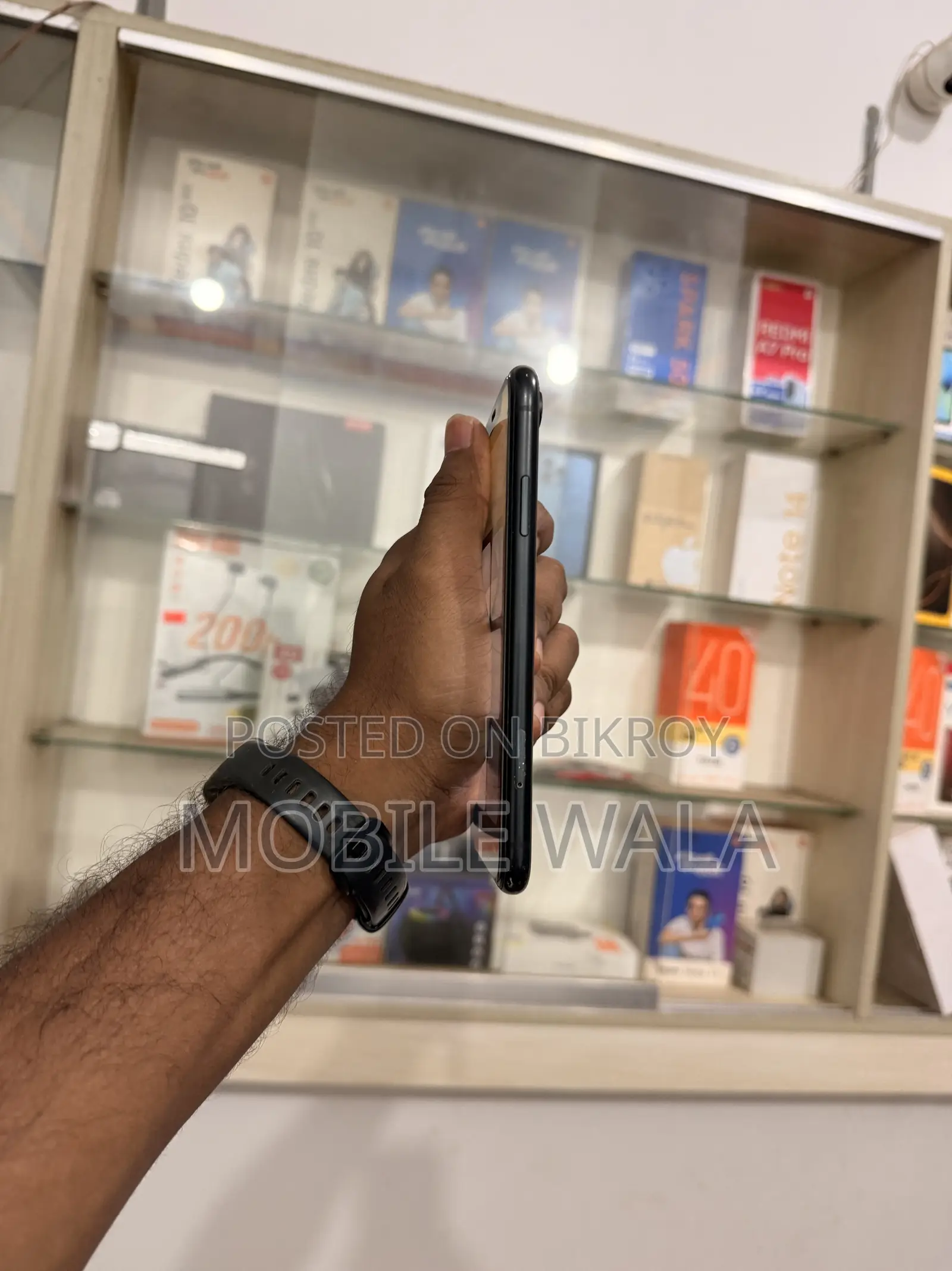New Apple iPhone XR 64 GB Black