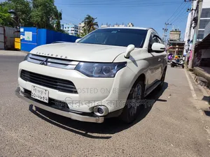 Mitsubishi Outlander 2014 Pearl