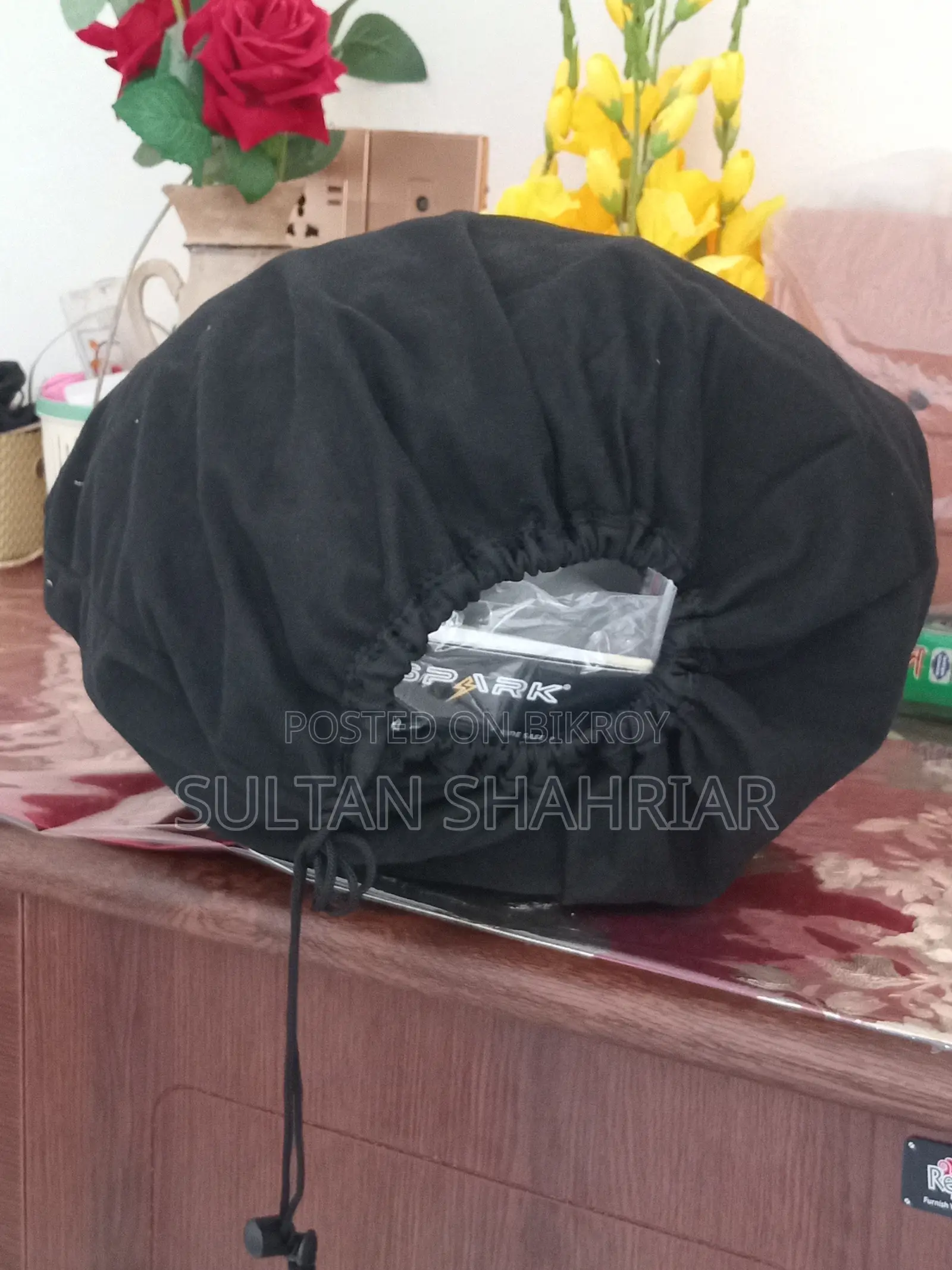 মাত্র ১দিন ব্যবহৃত Spark X25 Solid Helmet টি সুলভ দামে বিক্রয় করা হবে