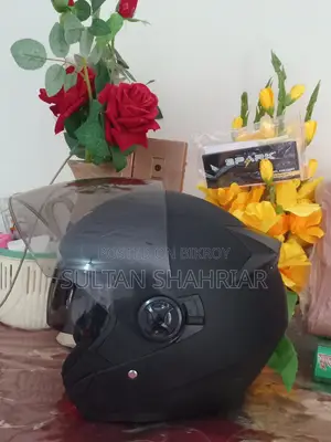 মাত্র ১দিন ব্যবহৃত Spark X25 Solid Helmet টি সুলভ দামে বিক্রয় করা হবে