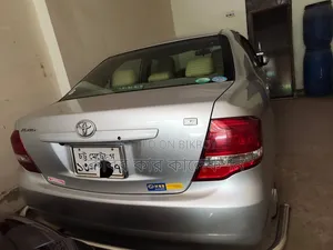 টয়োটা এক্সিও ২০১০ সিলভার