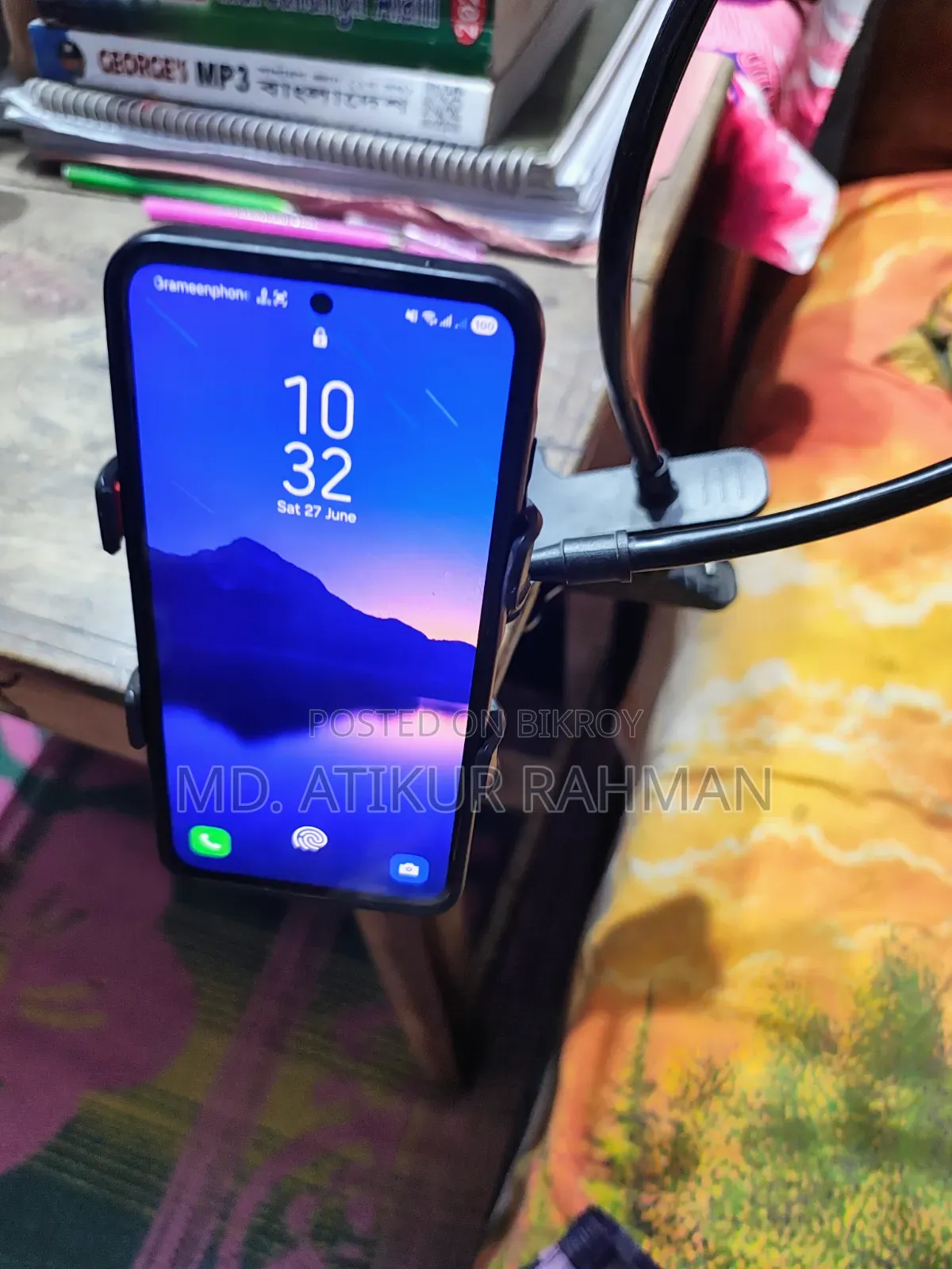 Flexible Mobile Stand