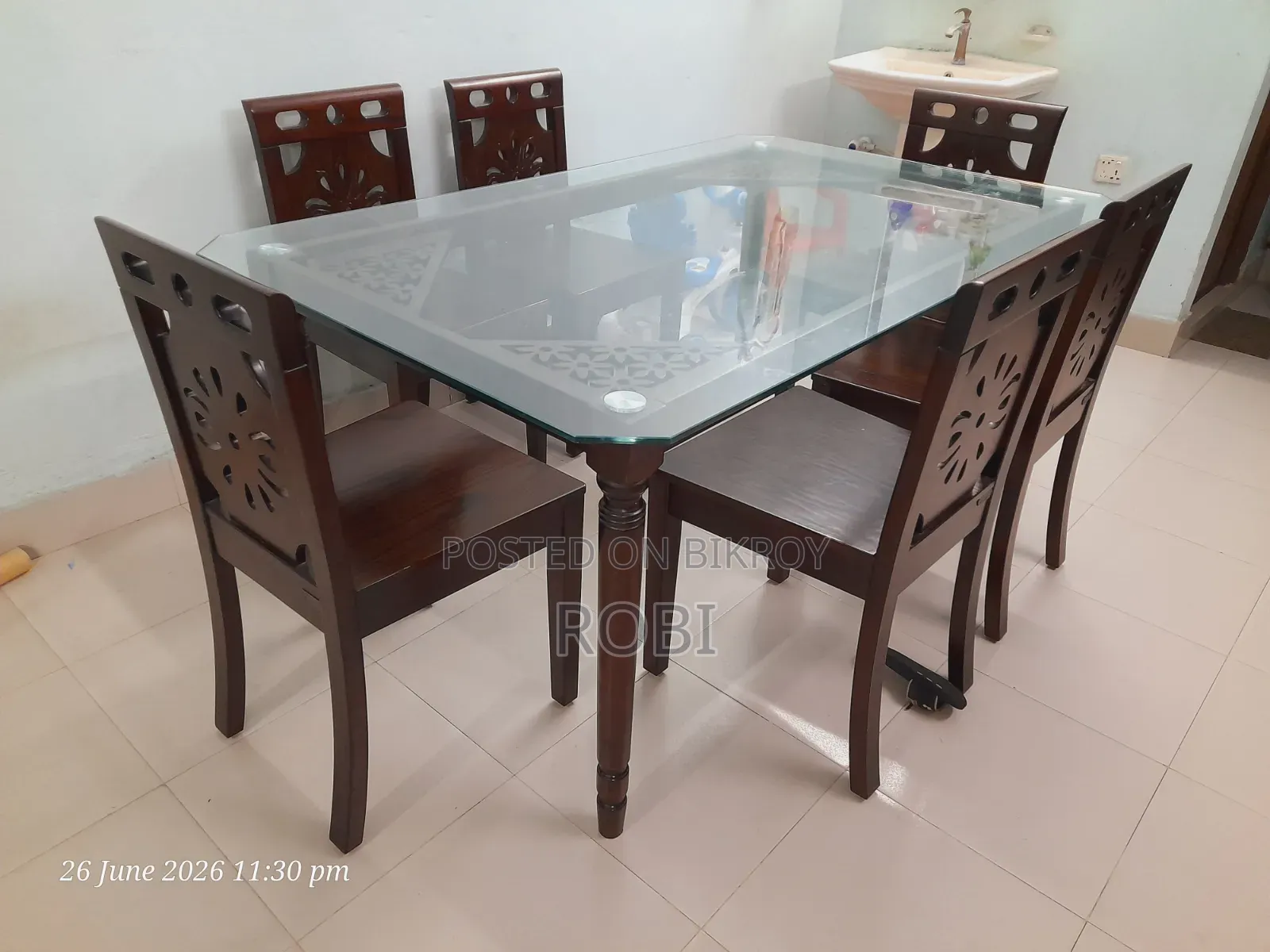 Mahogany Wood Dining Table and Chairs (with purchase receipt)