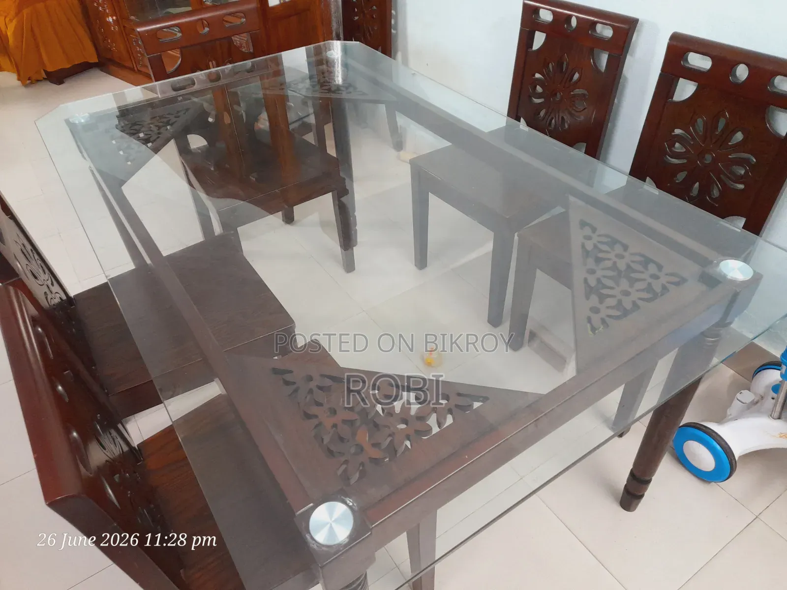 Mahogany Wood Dining Table and Chairs (with purchase receipt)