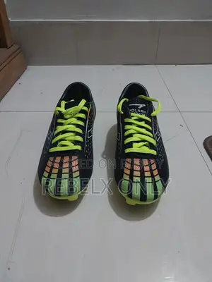 Brand New Football Boot. Size 39.