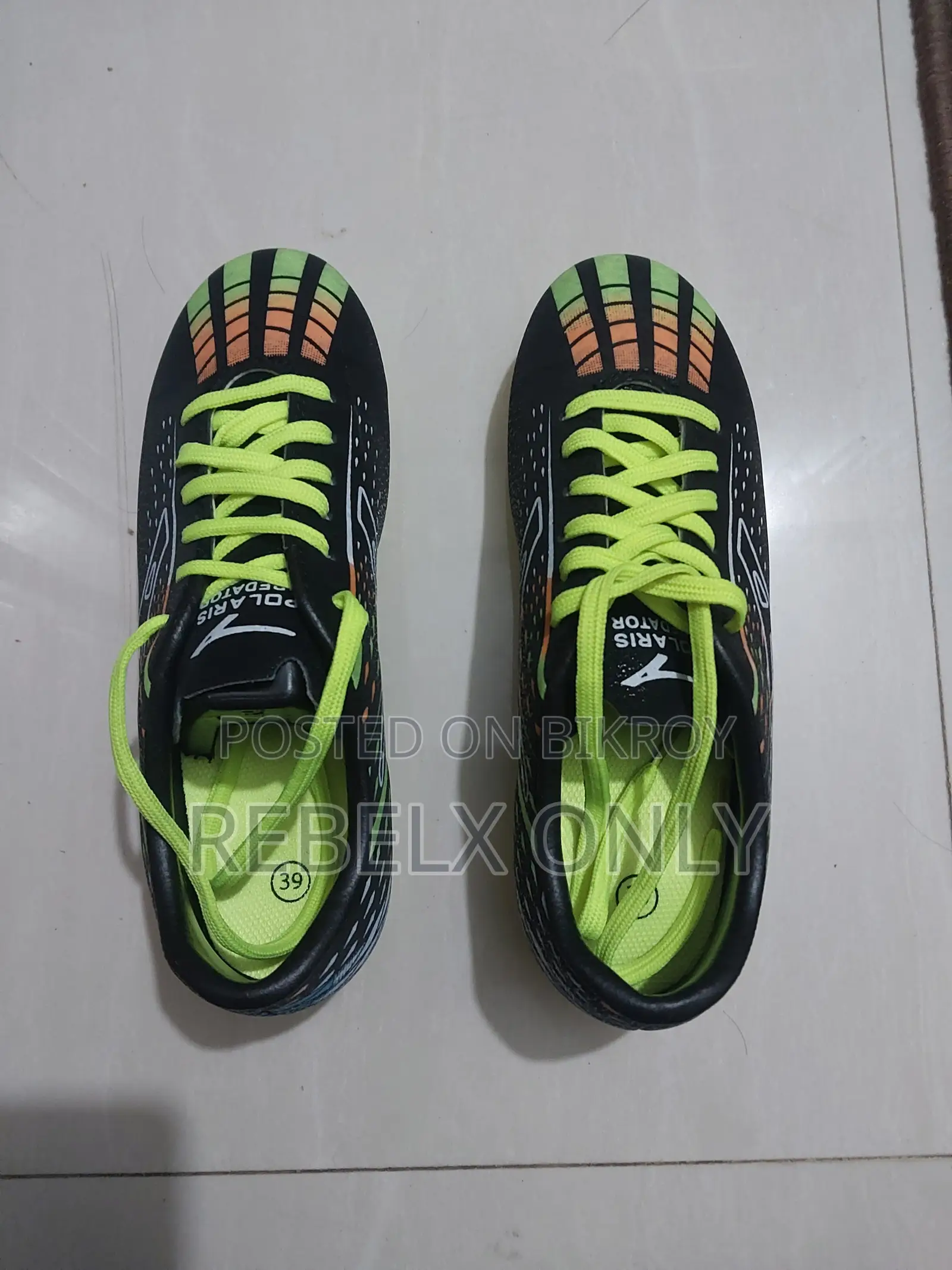 Brand New Football Boot. Size 39.