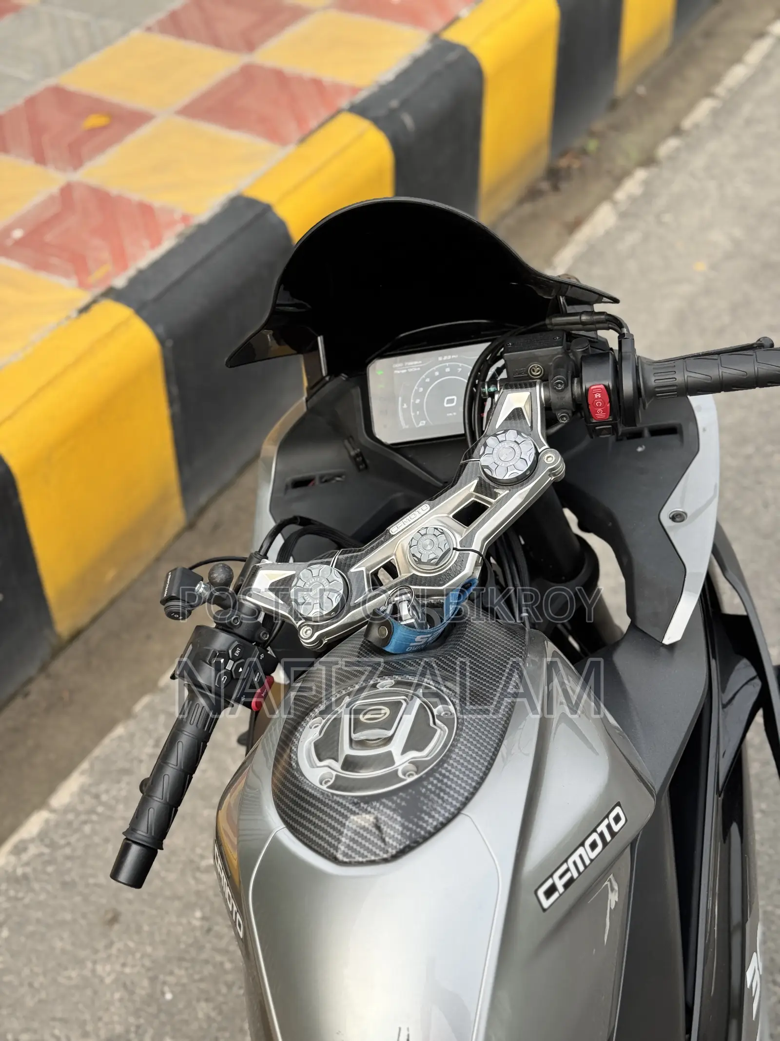 CFMoto 300SR 2025 Gray