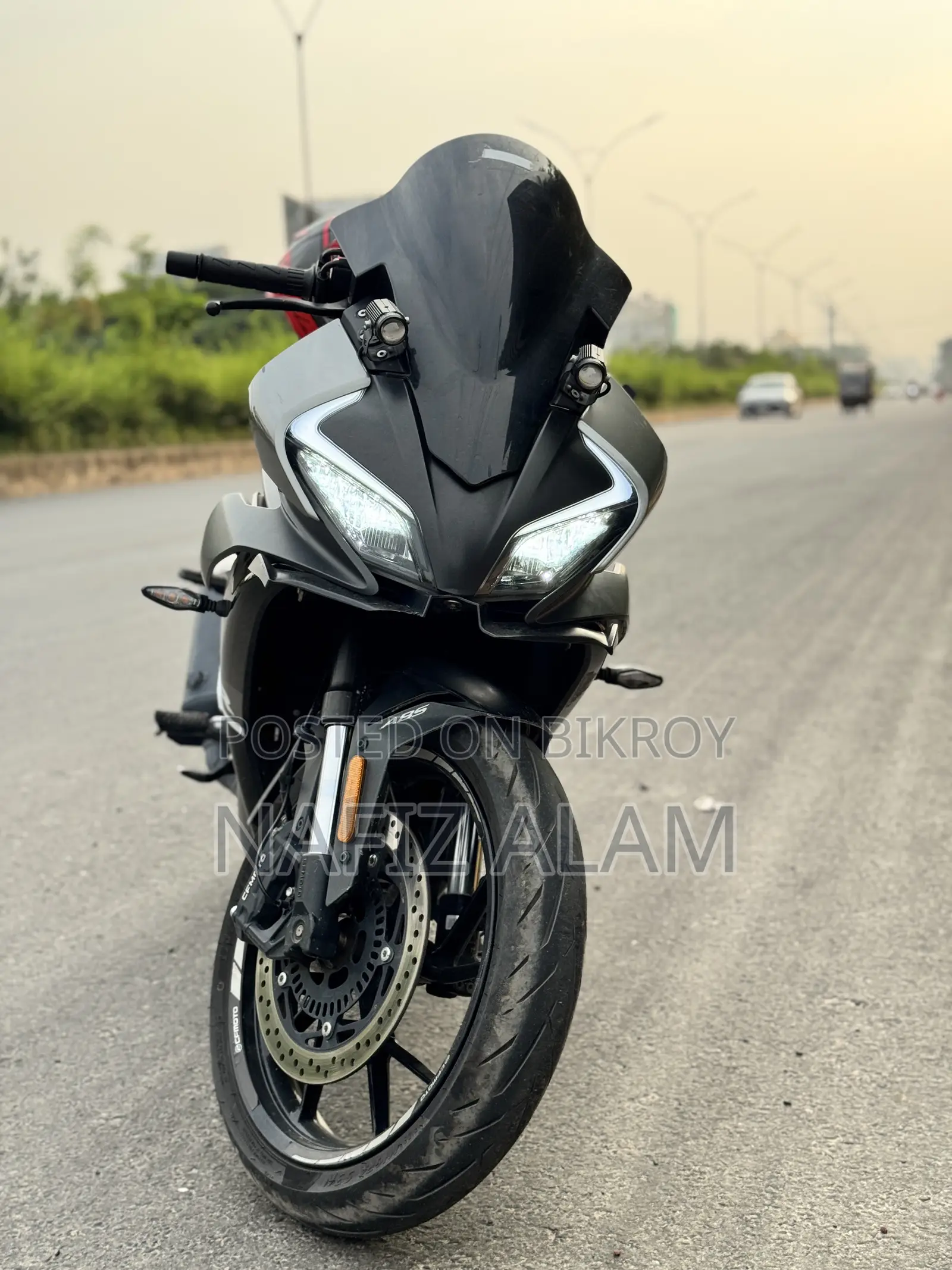 CFMoto 300SR 2025 Gray