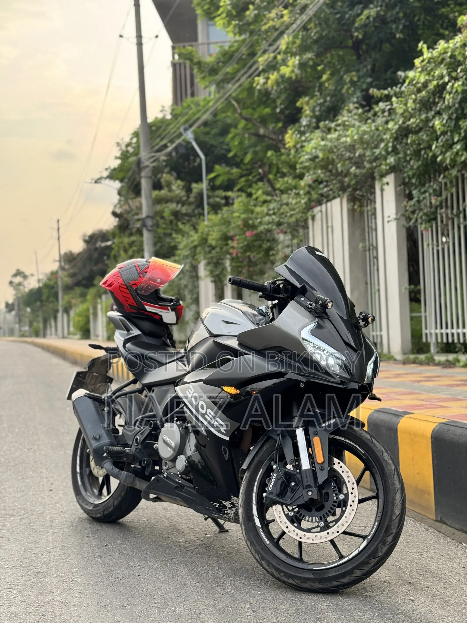 CFMoto 300SR 2025 Gray