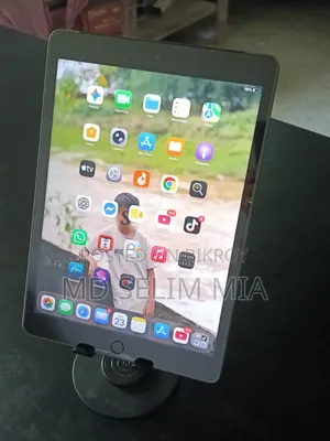 Apple iPad 9.7 64 GB Gray