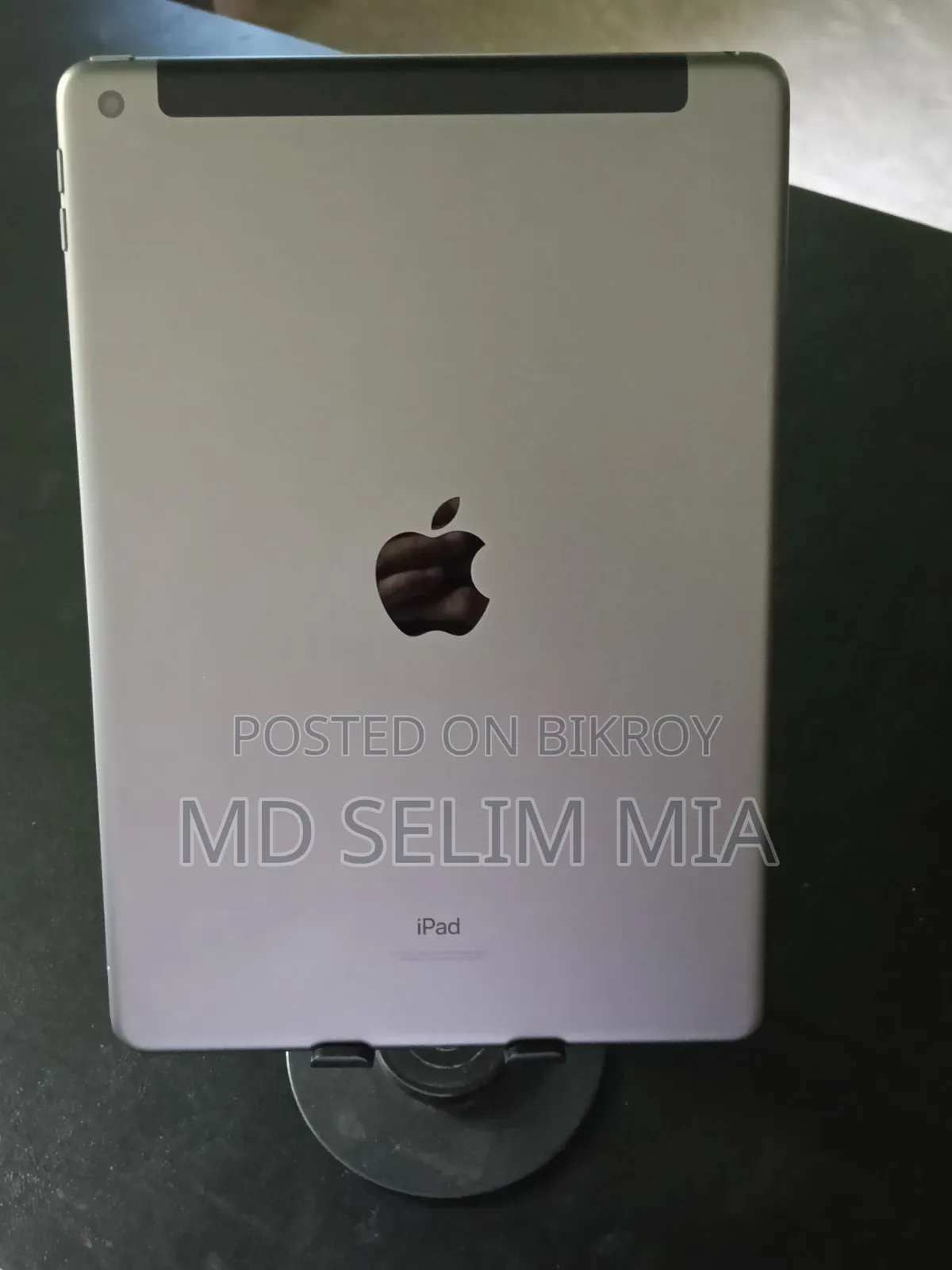 Apple iPad 9.7 64 GB Gray