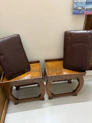 Seater + Side Table