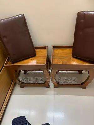 Seater + Side Table