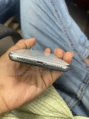 Apple iPhone X 64 GB White