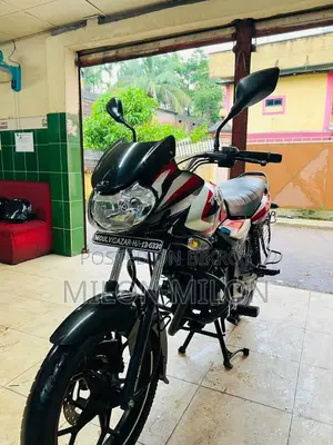 Bajaj Discover 125 2024 Black