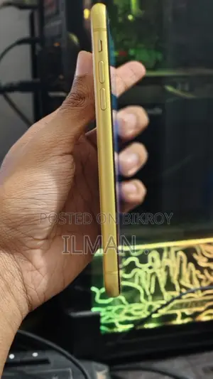 Apple iPhone 11 64 GB Yellow