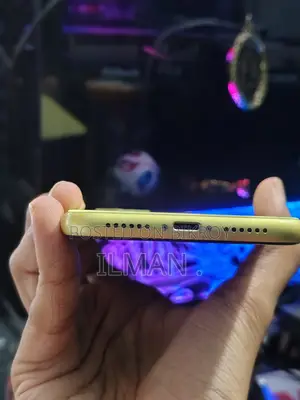 Apple iPhone 11 64 GB Yellow