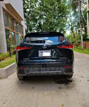 লেক্সাস এনএক্স ২০১৮ কালো
