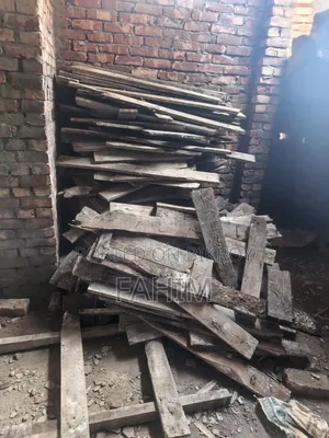 সেন্টারিং এর কাঠ বাঁশ বিক্রয়।