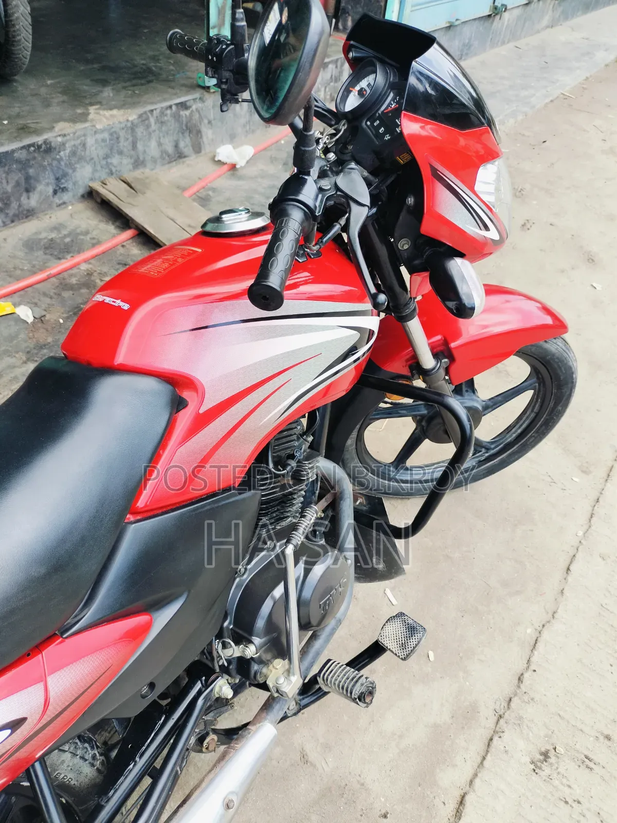 টিভিএস মেট্রো ২০২২ রেড