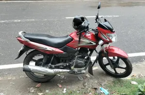 টিভিএস মেট্রো ২০২২ রেড