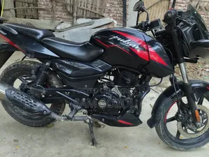 বাজাজ পালসার ১৫০ ২০২২ ব্ল্যাক