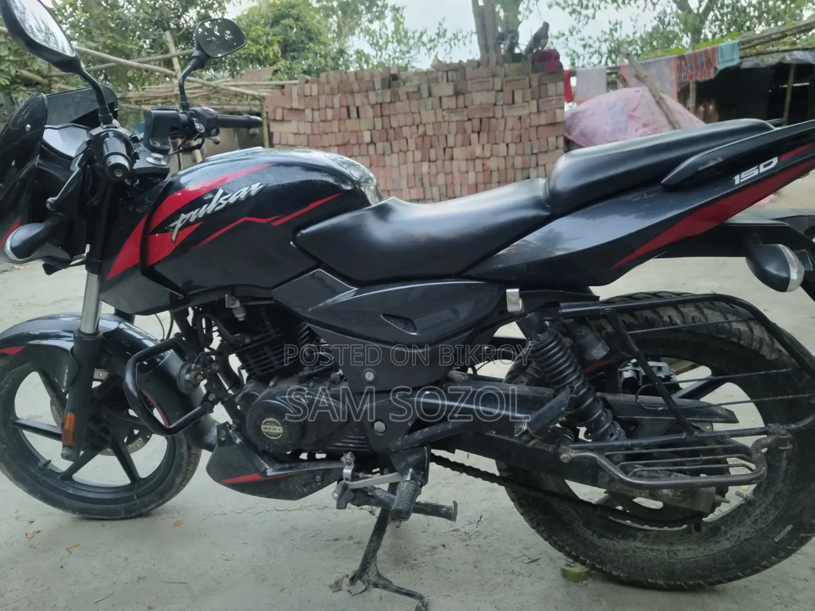 বাজাজ পালসার ১৫০ ২০২২ ব্ল্যাক
