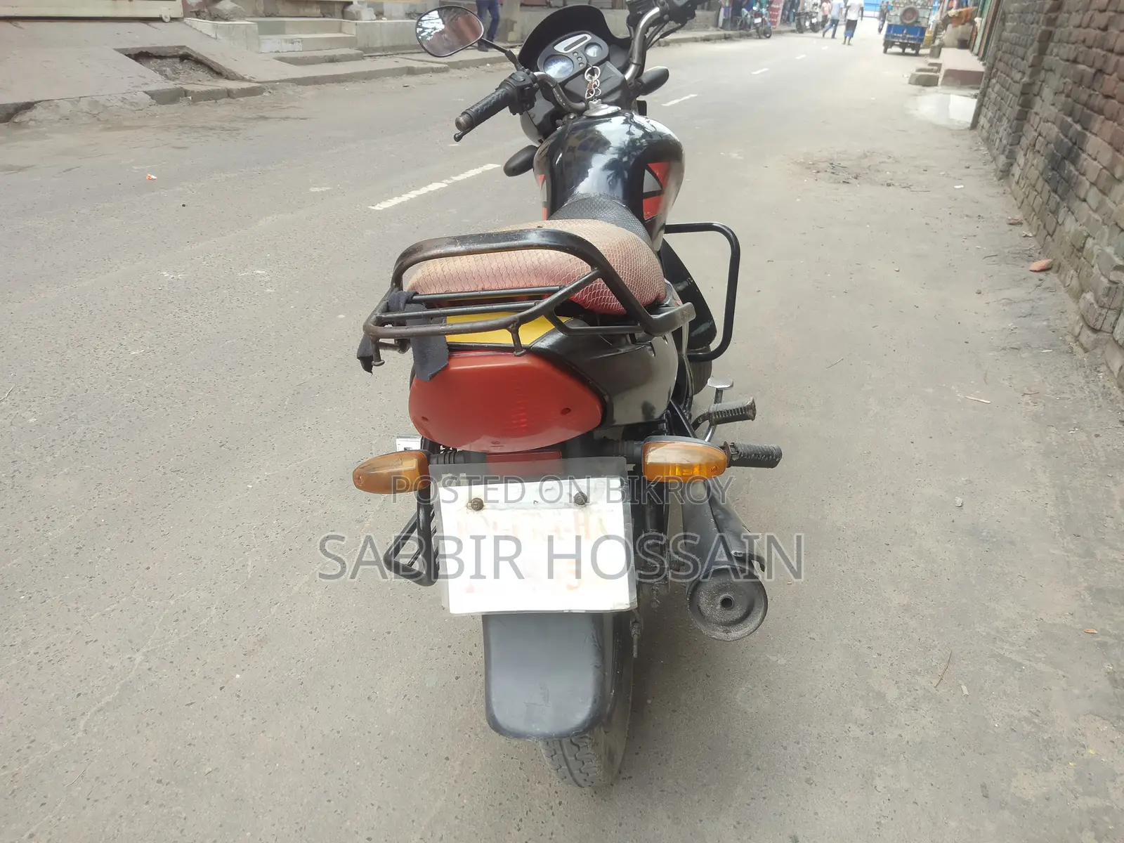 রয়্যাল মোটরসাইকেল ২০১২ কালো