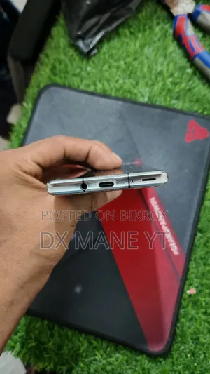 Sharp Aquos R6 128 GB Black