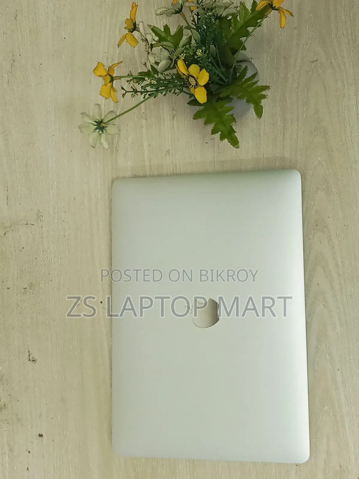 Laptop Apple MacBook Pro 2022 M2 8GB Intel Core I5 SSD 256GB