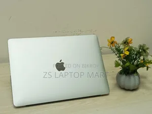 Laptop Apple MacBook Pro 2022 M2 8GB Intel Core I5 SSD 256GB