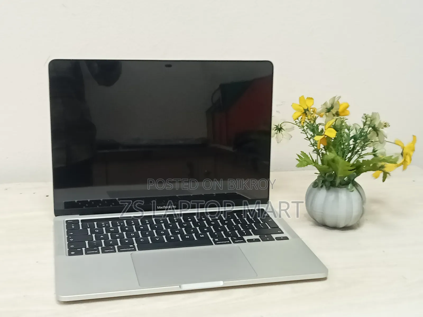 Laptop Apple MacBook Pro 2022 M2 8GB Intel Core I5 SSD 256GB