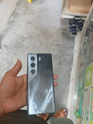 Tecno Spark 40 Pro 256 GB