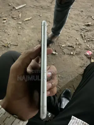 Apple iPhone XR 64 GB White
