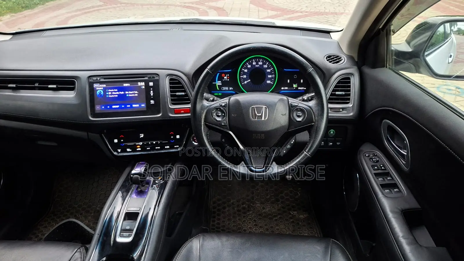 Honda Vezel 2014 Pearl