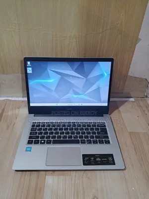 Laptop Acer 3GB Intel SSD 256GB