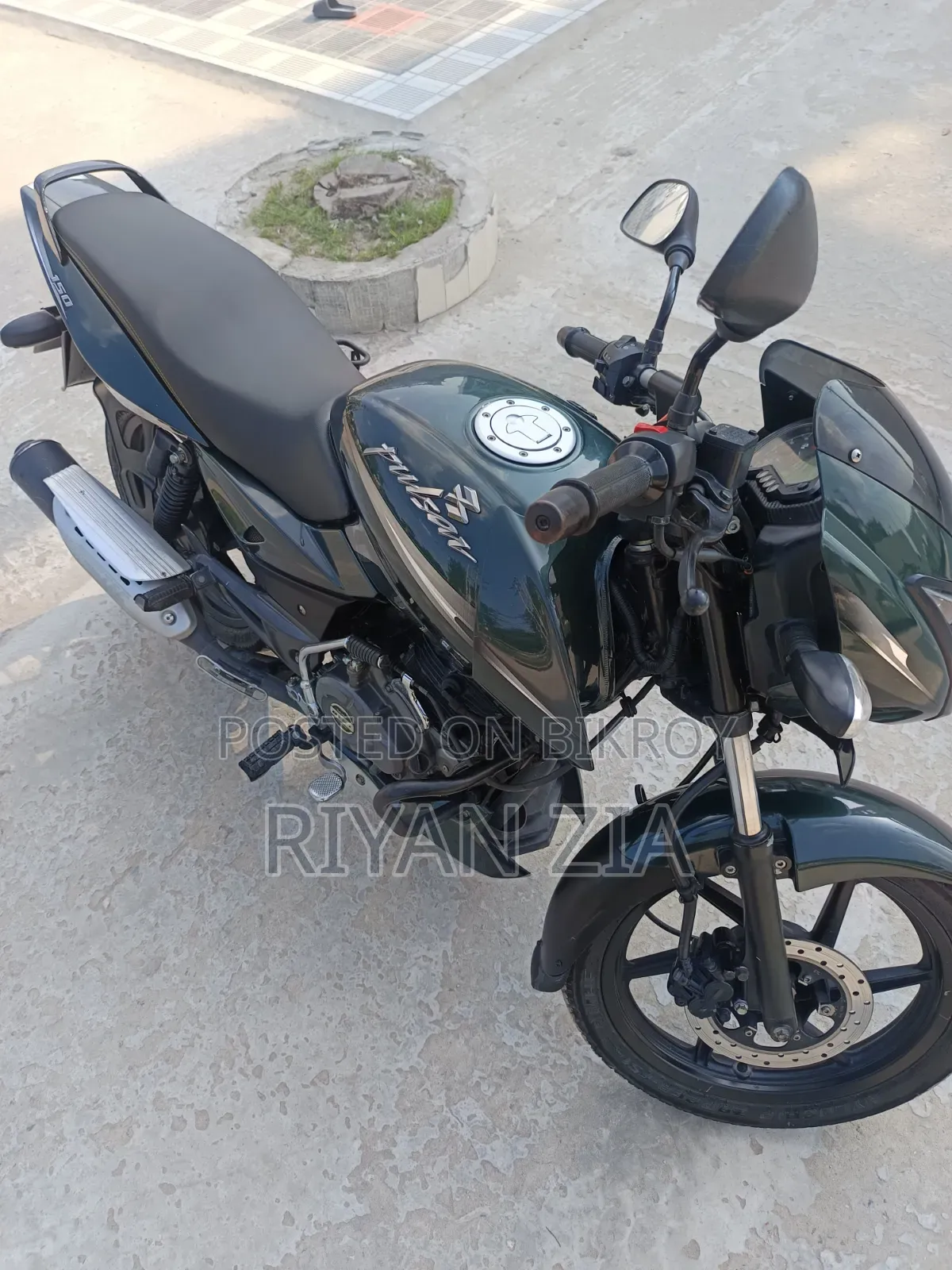 বাজাজ পালসার ১৫০ ২০২০ সবুজ
