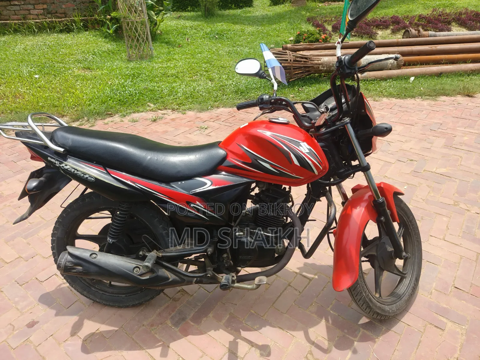 সুজুকি হায়াতে ২০১৭ লাল