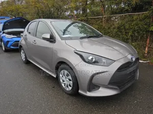 Toyota Yaris 2021 Brown