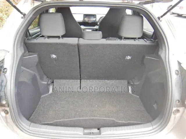 Toyota Yaris 2021 Brown