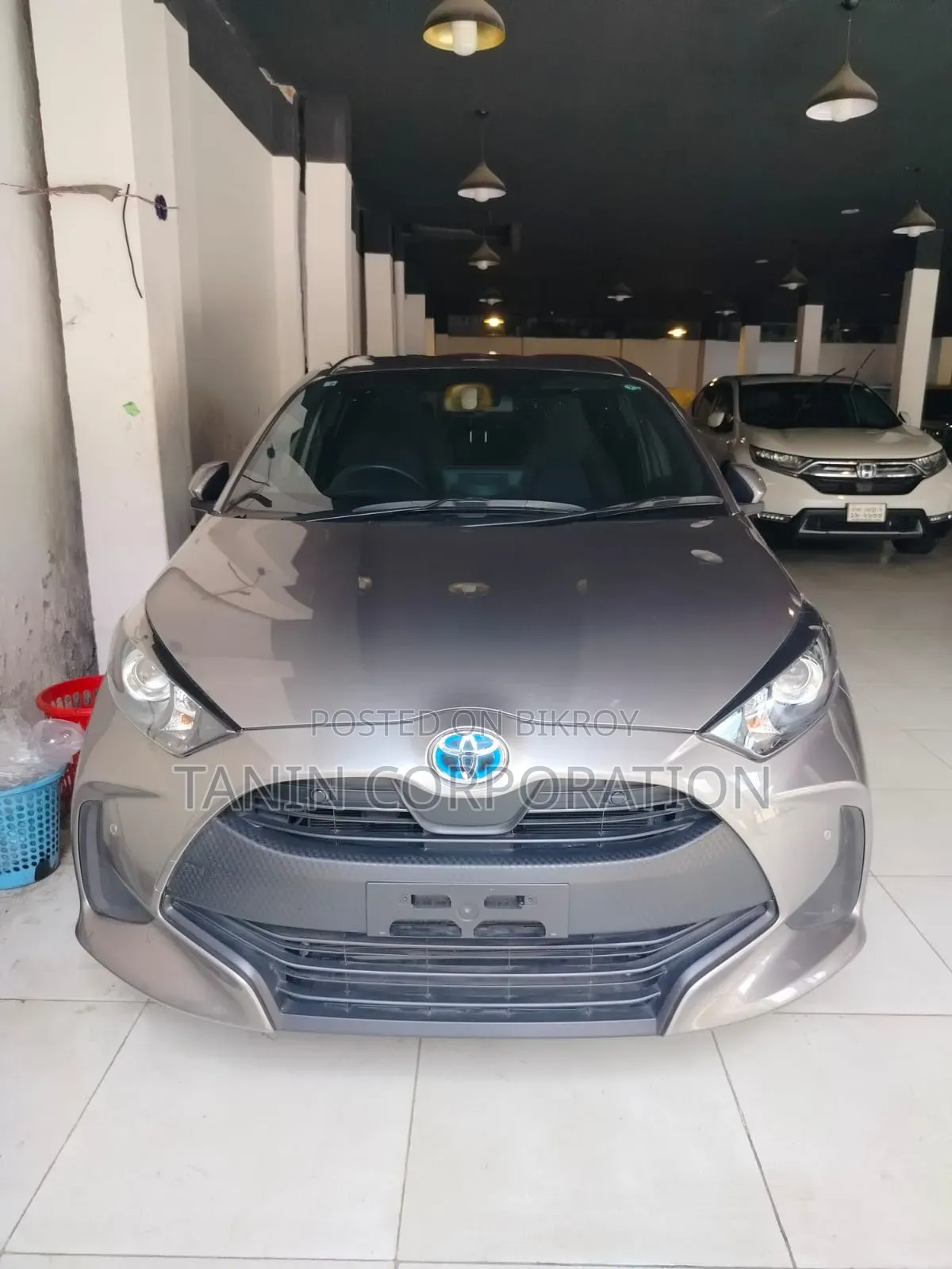 Toyota Yaris 2021 Brown