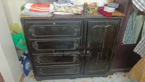 নিজস্ব জাম কাঠের তৈরি ওয়ারড্রব