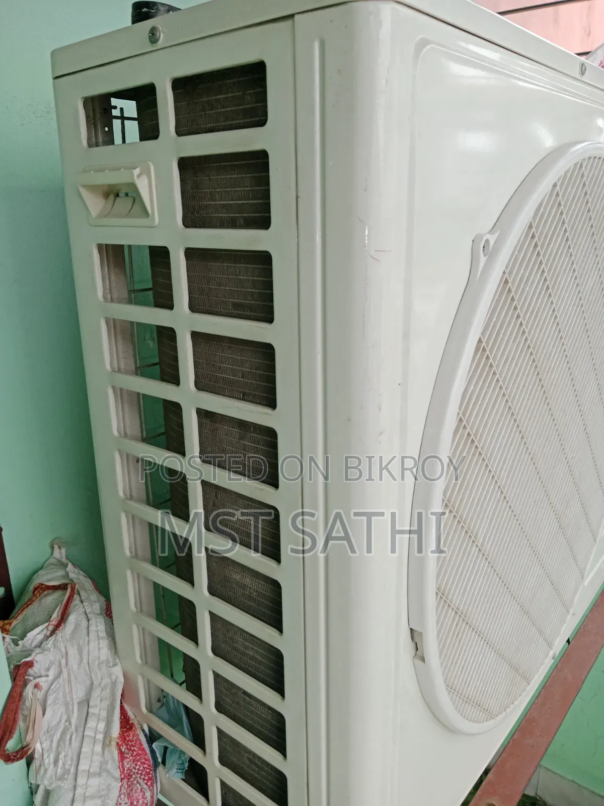Walton 1.5 Ton Inverter AC for sale – Good condition