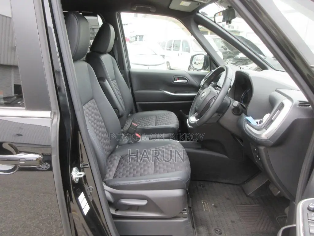 Toyota Voxy 2022 Black