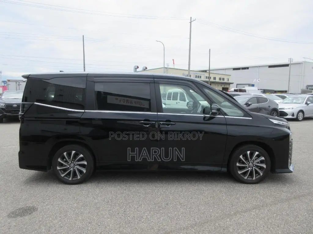 Toyota Voxy 2022 Black