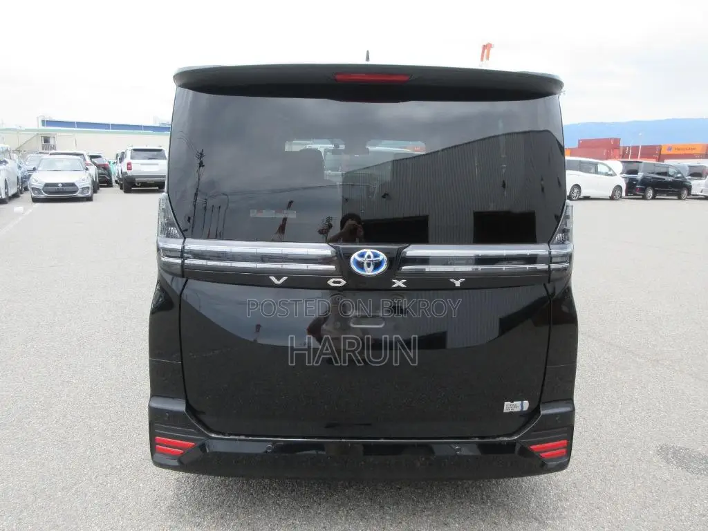Toyota Voxy 2022 Black